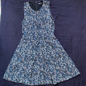 Blue floral dress with pockets